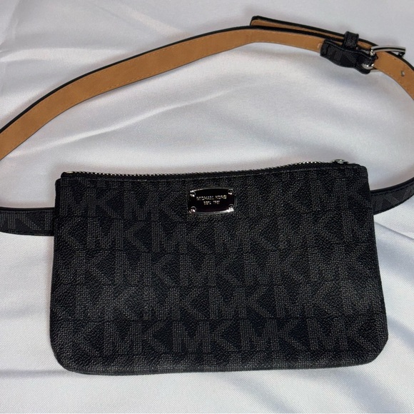 Michael Kors Black Signature Logo Belt Bag Minimalist - Picture 1 of 9